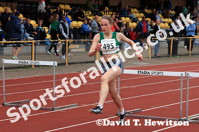 The hurdles, 2025 NEGP No 3, Monkton. Photo: David T. Hewitson/Sports for All Pics